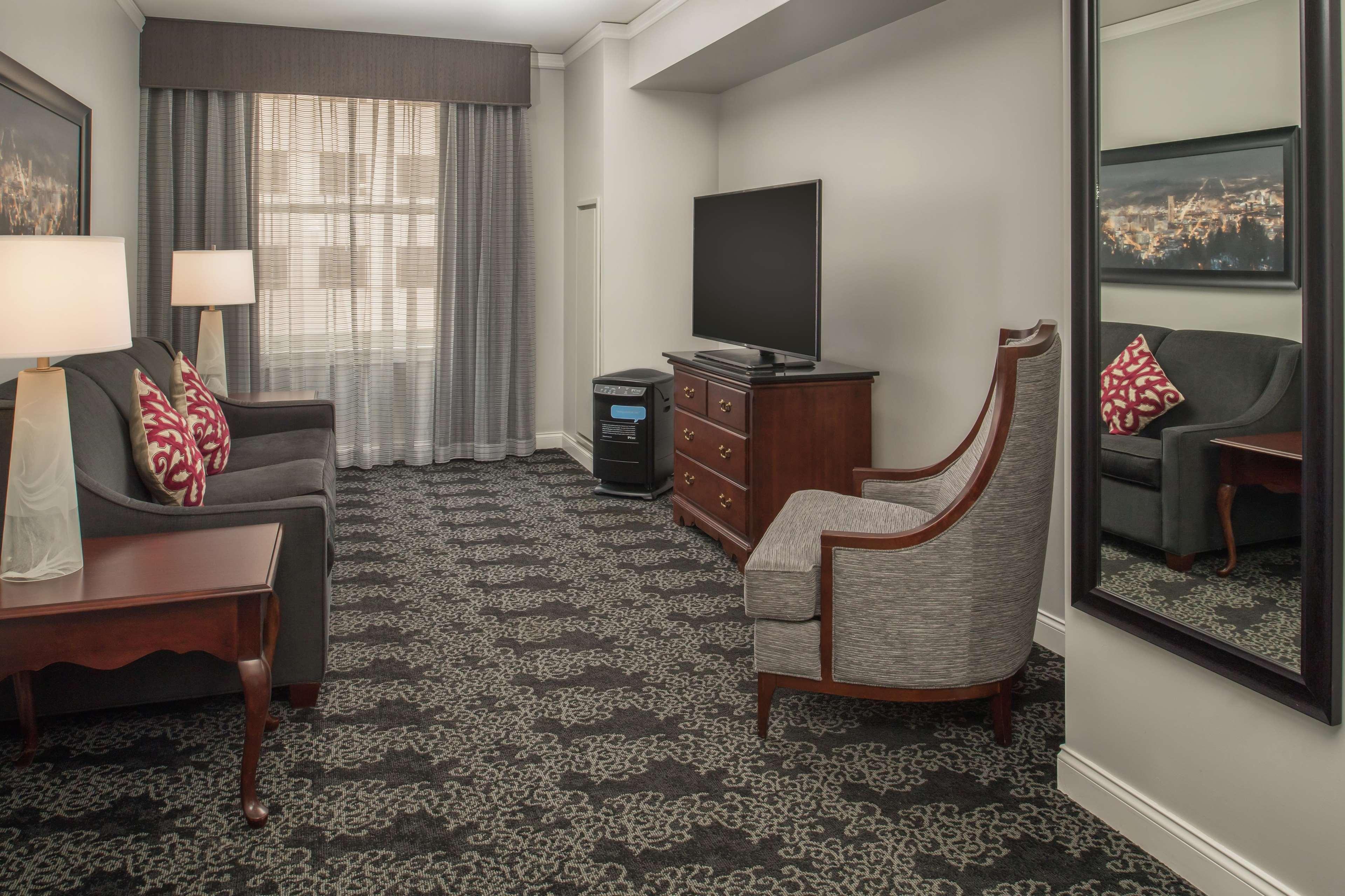Embassy Suites By Hilton Portland Downtown Bagian luar foto