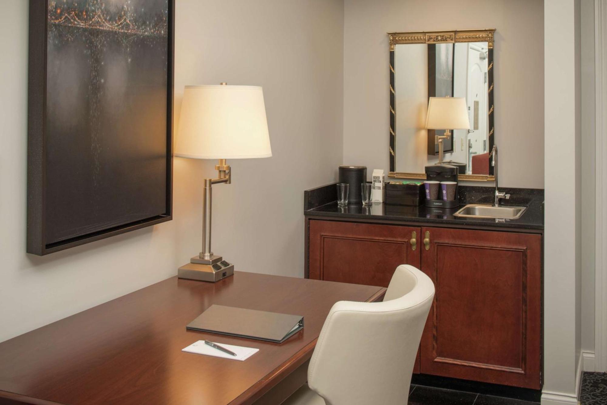 Embassy Suites By Hilton Portland Downtown Bagian luar foto